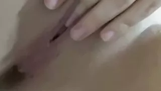 My pussy cums when I masturbate my clit