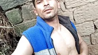 Full naked piyus in tunnel