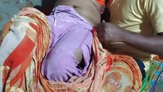Padosi bhabhi ki chut mein land ghusaya India desi saxy xvdio