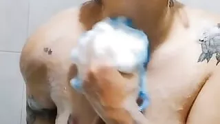 Come to take a shower with me