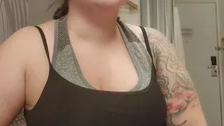 Vends-ta-culotte - Humiliation for submissive man by a muscled and bossy girl