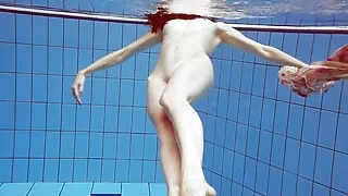 Martina poses with her juicy body