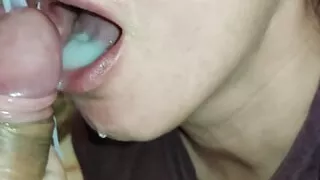 Mature MILF gives all her experience of Slut with Cum in Mouth