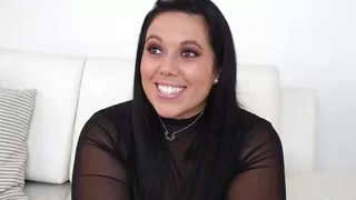 Curvy VIcky Bren is back YEARS LATER for an astounding sexy Blind Date!