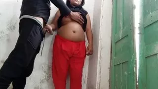 Leak video me ne aunty ko choda oski video bana le I had gone to meet my friend, he secretly made a video of me, fucked me a lot