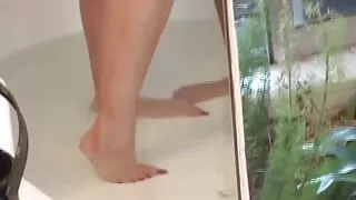 Mature Lesbians Vivian and Mckenzie Eat Each Other Out in the Bathtub