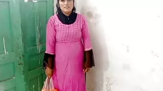 Kino beachyne wali ko choda aur gand mari A girl came to my house, she was very helpless and helpless, I lured her and fucked he