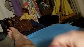 Mastrubate in bed