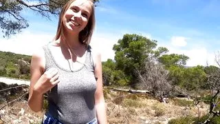 Sirena Sweet - Hart gefickt am Felsenstrand