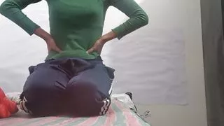 Desi girl masturbates