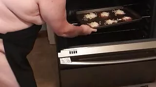 Sensual cooking with Naomi