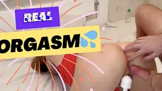 How to bring a girl to orgasm? Tongue, vibrator, finger in the ass.