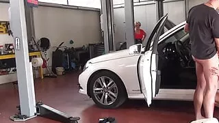 Couple Fucks at the Mechanic and the Owner Gives Him a Blowjob
