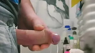 I had a powerful orgasm. Slow motion video of cum fountain.