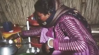 Pumi bhabi ko gharpe bulake jobordusti choda.