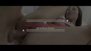 Brünettes Girl im Wohnzimmer gepoppt