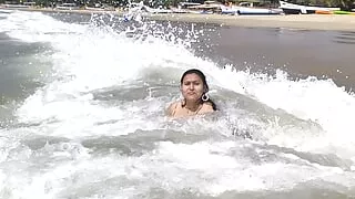 Hardcore anal fuck in the sea