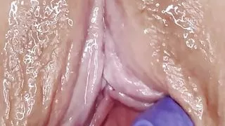 CLOSE UP: I get him to put on latex gloves and rub my clit and finger fuck my pussy