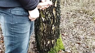 I quickly jerk off and cum in the forest for my subscriber!