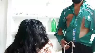 Bhikari ne jabardasti gand mar di A beggar came to my house, I told him that if he does my work, I will give him food otherwise