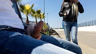 Babe Was Surprised To See Guy Jerking Off Dick In The Park And Helped Him Cum