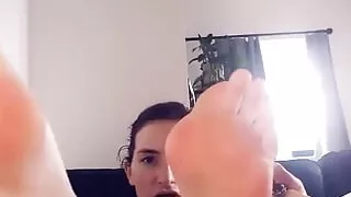 Worship my sweaty stinky feet