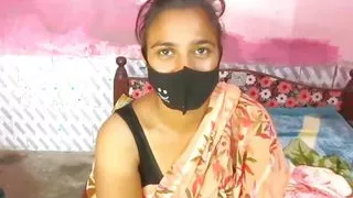 Indian Desi Bhabhi Soniya Hot Sex in Saree, Creampie Pussy, Indian Sex on Bed, hindi audio