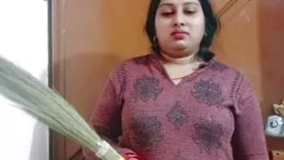 Desi Indian maid seduced when there was no wife at home Indian desi sex video