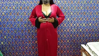 Arab Queen with Big Boobs Sex with Huge Dildo