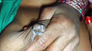 Bangali pati ne apne patni se lipstick lgwake ke lund ko chuswaya aur stepe mom bana ke hard chudai kiya tab patni chilane lagi