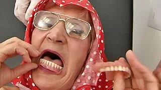 Toothless grandma (70+) takes out her dentures before sex
