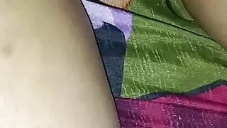 Tamil Wife Spreads the Pussy