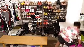 Brunette Argentinian babe Moli Myers made this amazing video and sent it to us!