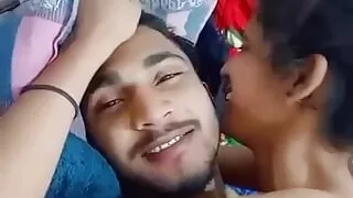 Delhi girl viral outside Hindi language