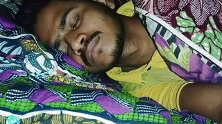 Aadhi raat ko mera lund jaag jata hai