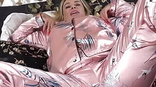 Judysxxx - Your Busty Stepmom Eva May Catches You Watching Her in Bed (pov)