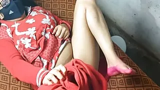 The husband released all the semen by fucking his wife secretly on the bed in her in-laws house.