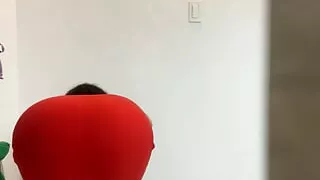 I show my rich ass wanting to fuck