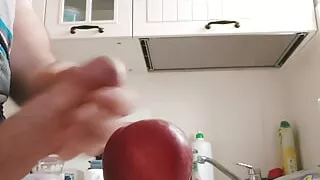 Cum on fruits! I love apples!