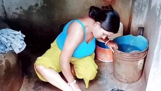 ????????big Boobs Bhabhi In Bathroom Nipples Tight Pussy
