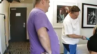 Sexy BBW Gonzo amateur lady 3way fucked in hotel room