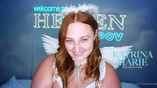 Mollige Brünette mit dicken Möpsen und Arsch gefickt