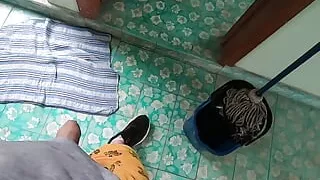 Stop making the dinner, I want to cum in your mouth