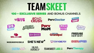 Blondes Girl reitet nach dem Blowjob