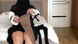 Helped my hot stepmom choose tights