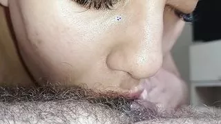 GLUTTONOUS WIFE starting the day with a deep and extreme blowjob