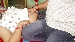 Desi Indian Maid Has Sex with Indian Boy Beautiful Girl