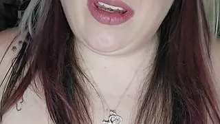 Beautiful milf plays with herself and cums hard with pleasure