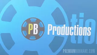 Dunkelhaariges Flittchen schlürft das Sperma