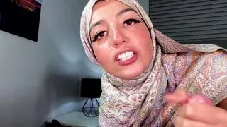 Hijabi Aaliyah shows off her lingerie and gets a massive facial